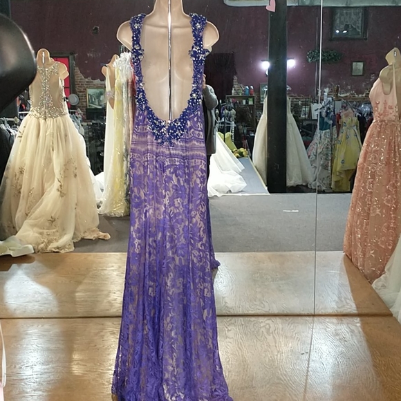 Envious by Karishma evening gown - Picture 4 of 7